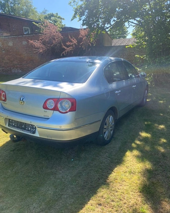 Volkswagen Passat cena 13500 przebieg: 212826, rok produkcji 2005 z Maszewo małe 16